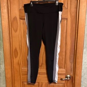 Women’s Plus Avia Legging Black With Gray/White Stripes Size XXL (20) Like New